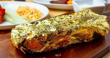 Imagem da matéria: Primeiro restaurante do Brasil a servir carne com ouro pertencia a divulgador de pirâmide de criptomoedas