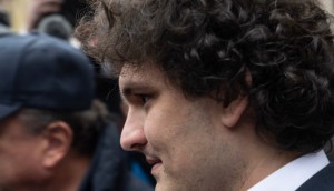 Imagem da matéria: EUA confiscam R$ 2,3 bilhões em ações da Robinhood que estavam com criador da FTX