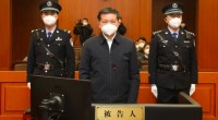 Xiao Yi diante do tribunal chinês - Reprodução Weixin