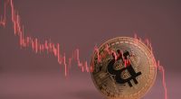 Imagem da matéria: Bitcoin segue em queda e se aproxima da temida "Cruz da Morte"; entenda