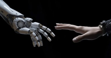 Ilustração feita por IA de Mão humana e mão robótica se aproximando