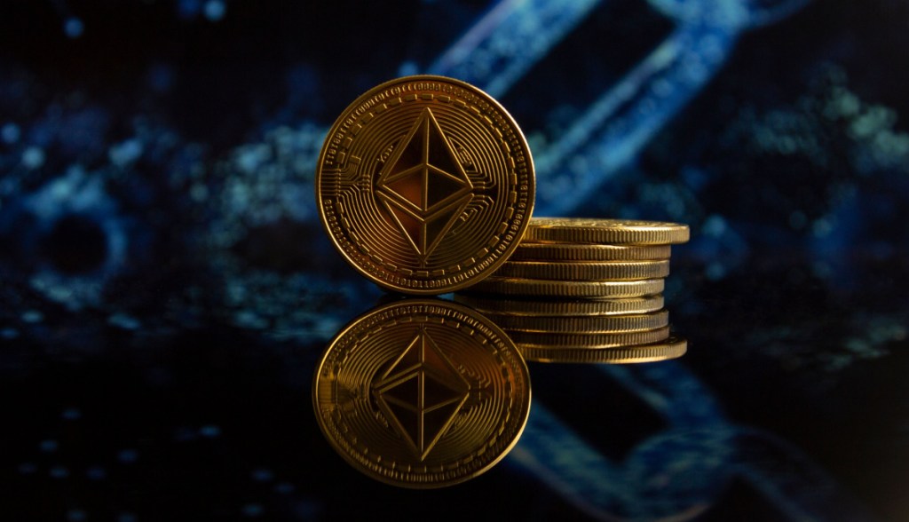 Moedas de ethereum à frente de ilustração de cadeado