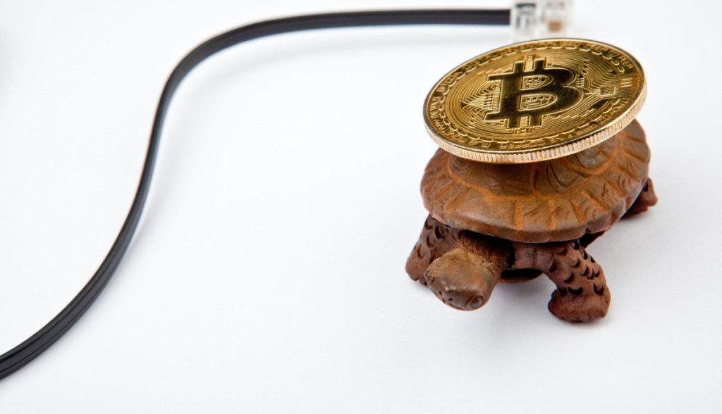 Imagem da matéria: Bitcoin fica quase duas horas sem bloco após dificuldade de mineração atingir nível mais alto da história