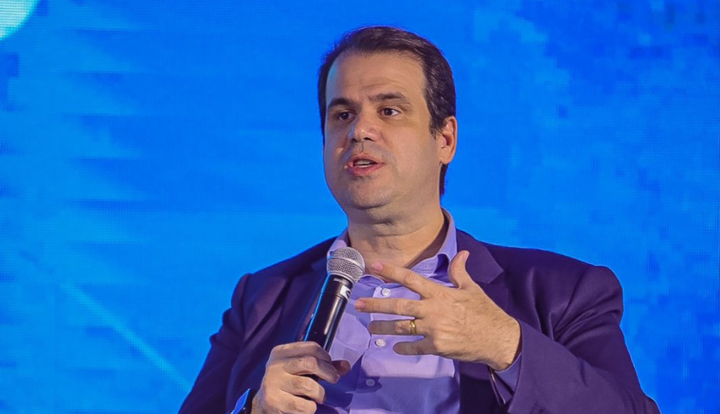 Imagem da matéria: Deputado vai pedir que CPI das pirâmides financeiras convoque Binance, Faraó do Bitcoin e CBF