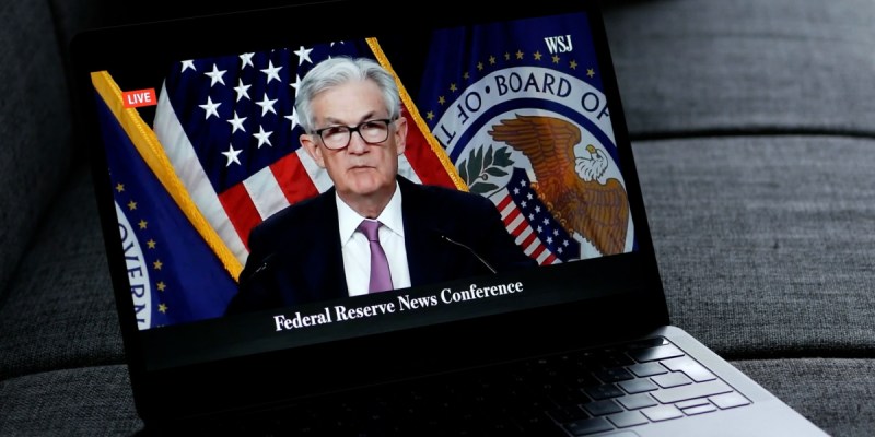 Fed reduz juros como esperado, mas sinaliza ritmo lento de cortes e mercado de criptomoeda reage mal