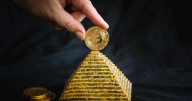 piramide financeira criptomoedas
