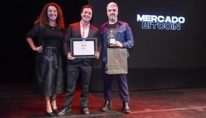 Imagem da matéria: Mercado Bitcoin é vencedor do prêmio Innovative Workplaces 2023, do MIT Technology Review Brasil
