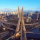 vista aérea da Ponte Estaiada em São Paulo