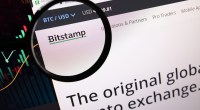 Lupa por sobre o logotipo da Bitstamp