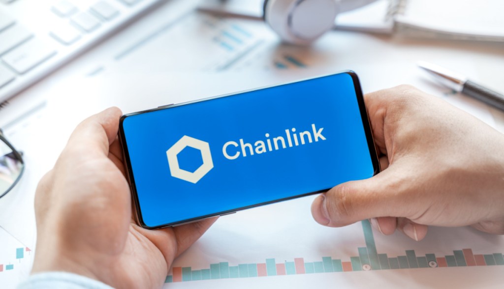 celular mostra logo da chainlink