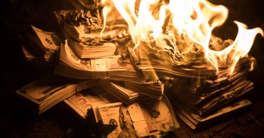 Imagem da matéria: Investidor queima R$ 22,5 milhões em Ethereum sem motivo aparente e cria mistério entre traders