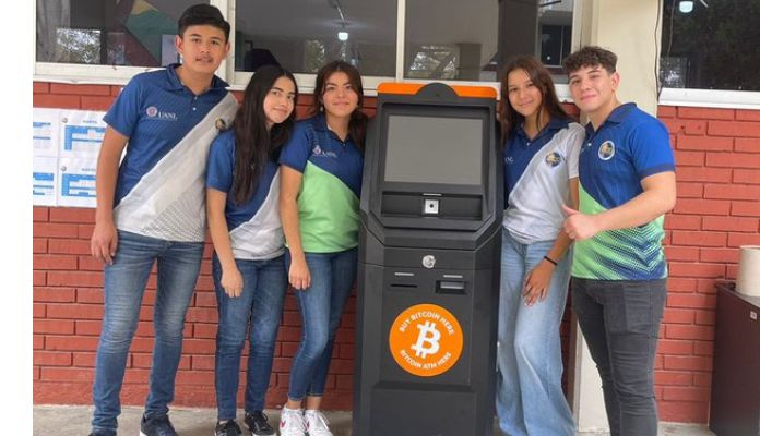 Imagem da matéria: México tem primeira aula sobre Bitcoin na rede pública de ensino