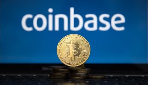 Imagem da matéria: Coinbase se estabelece no Brasil e sinaliza que irá reportar transações à Receita Federal | Análise