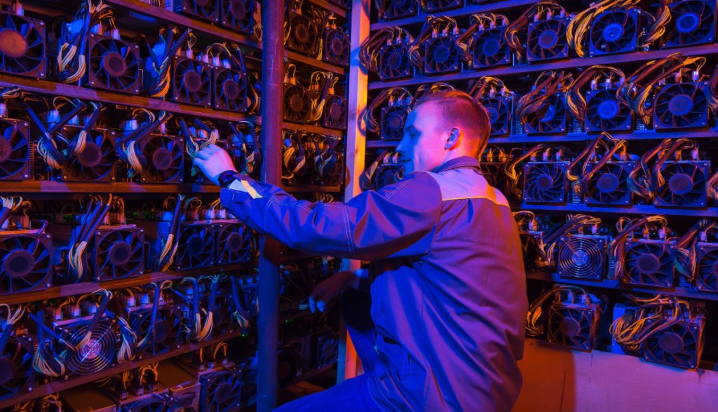 Imagem da matéria: Como mineradores de Bitcoin estão ganhando milhões no Texas sem fazer nada