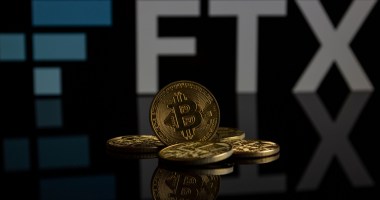 Imagem da matéria: Manhã Cripto: Bitcoin (BTC) sustenta alta acima de US$ 28 mil; FTX planeja ressarcir 90% dos clientes até 2024