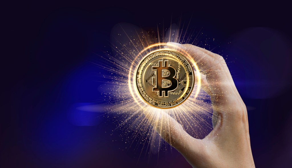 Imagem da matéria: Manhã Cripto: Bitcoin (BTC) supera US$ 59 mil e Câmara aprova regime de urgência para votar PL que segrega cripto