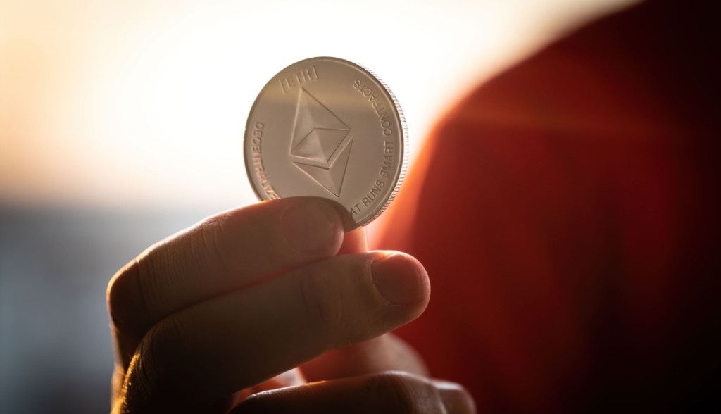 Imagem da matéria: Reguladores dos EUA voltam a adiar decisão sobre ETF de Ethereum da BlackRock