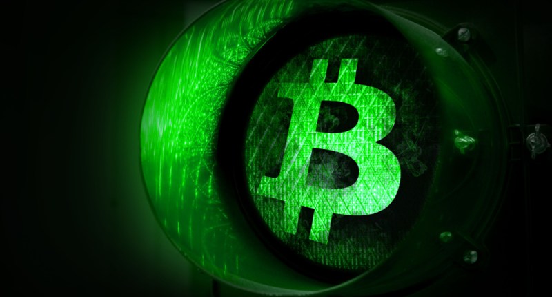 Imagem da matéria: Manhã Cripto: Bitcoin e Ethereum retomam alta; Comissão do Senado aprova imposto de criptomoedas