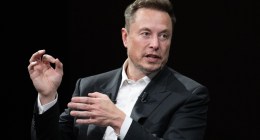Imagem da matéria: Elon Musk diz que Tesla aceitará Dogecoin como forma de pagamento “em algum momento”
