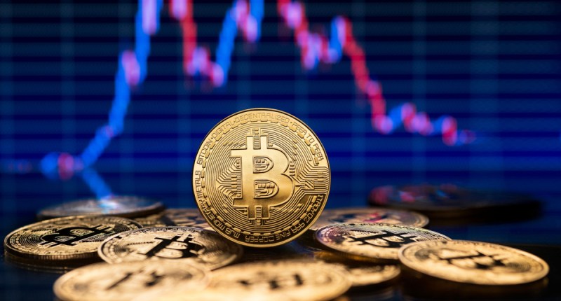 Imagem da matéria: Manhã Cripto: Bitcoin começa semana em alta e volta a buscar faixa de US$ 70 mil