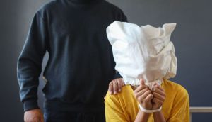 Imagem da matéria: Membro da máfia israelense e ex-policial de LA são acusados de sequestrar adolescente em busca de criptomoedas