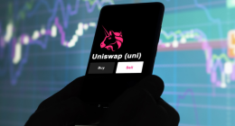 Imagem da matéria: Analista cripto faz projeção ousada para Dogecoin, enquanto Uniswap atinge US$ 2 trilhões em volume total e KangaMoon sobe 290%