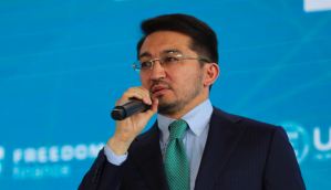 Ministro Zhaslan Madiyev ex-gerente Binance Cazaquistão