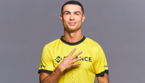 Cristiano Ronaldo veste camisa da Binance