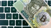moeda de bitcoin sob nota de dinehiro da nigéria