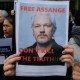 Imagem da matéria: Criptomoedas salvaram Julian Assange, diz seu irmão