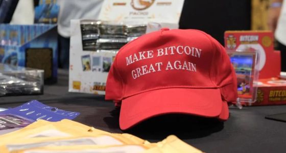 Imagem da matéria: "Febre Trump" domina conferência de Bitcoin e aumenta expectativa para aparição do ex-presidente