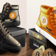 Tẽnis da coleção Trump Sneakers com logo do Bitcoin