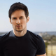 ao ar livre, Pavel Durov, fundador do Telegram, posa pra foto