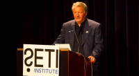 CEO da Seti institute, Bill Diamond fala em evento