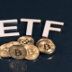 letras etf junto com moeda de bitcoin