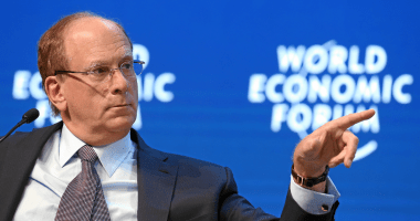 Imagem da matéria: CEO da BlackRock afirma que Bitcoin pode chegar a US$ 700 mil