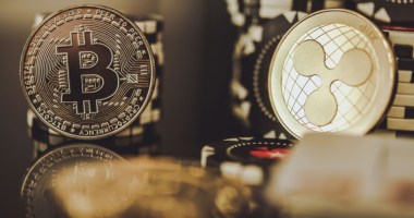 Imagem da matéria: Manhã Cripto: XRP salta 9% enquanto Bitcoin se mantém em US$ 97 mil