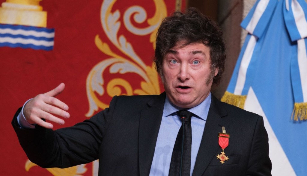 Javier Milei gesticulando