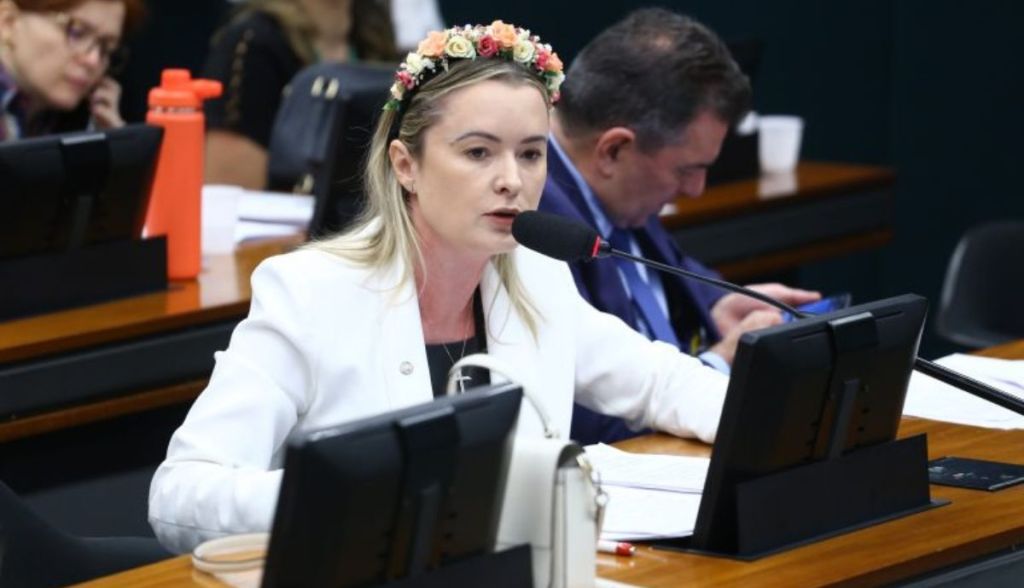 Imagem da matéria: Deputada apresenta PEC que fixa criação de CBDC como prerrogativa exclusiva do Congresso