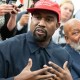 Imagem da matéria: Kanye West nega que vai lançar memecoin: “Moedas predam os fãs”