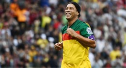 Imagem da matéria: Ronaldinho Gaúcho deve lançar memecoin: "Fiquem ligados"