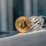 Manhã Cripto: Bitcoin inicia semana em alta de 1,2%; Litecoin dispara 10%