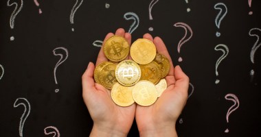 Imagem da matéria: Inclusão de altcoins na reserva de Bitcoin dos EUA divide comunidade cripto