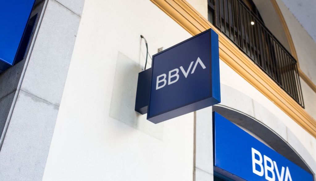 Imagem da matéria: 2º maior banco da Espanha, BBVA vai vender Bitcoin e Ethereum