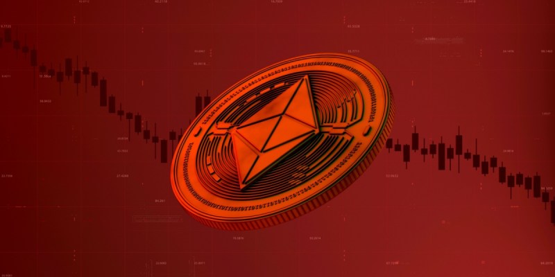 XRP, Ethereum e Solana caem com força e superam a queda do Bitcoin