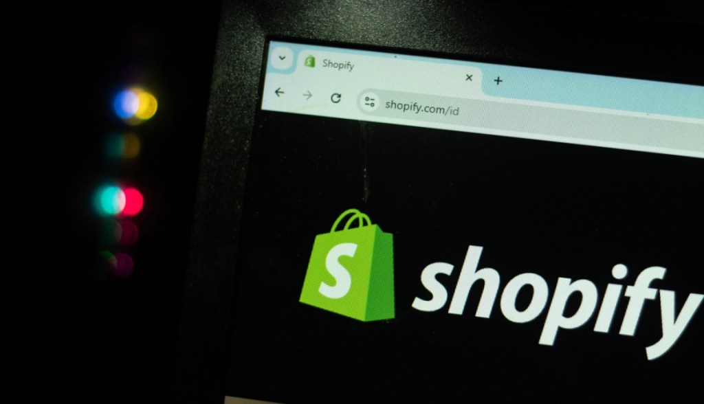 Imagem da matéria: Shopify vai aceitar pagamentos com criptomoedas em parceria com Coinbase