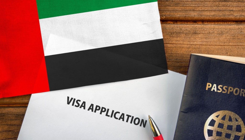 passaporte e pedido de visto para os Emirados Árabes