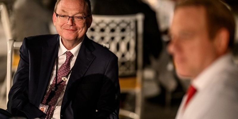 Trump insinua que o ex-conselheiro da Coinbase será o próximo presidente do Fed