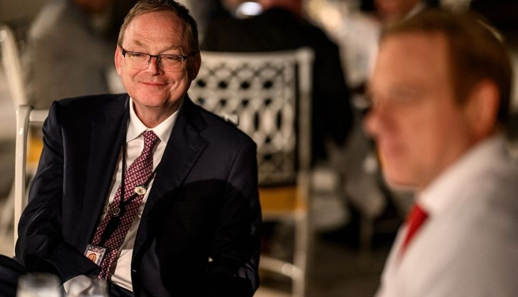 Imagem da matéria: Provável indicado por Trump para chefiar Fed diz que "existe espaço de sobra" para corte de juros